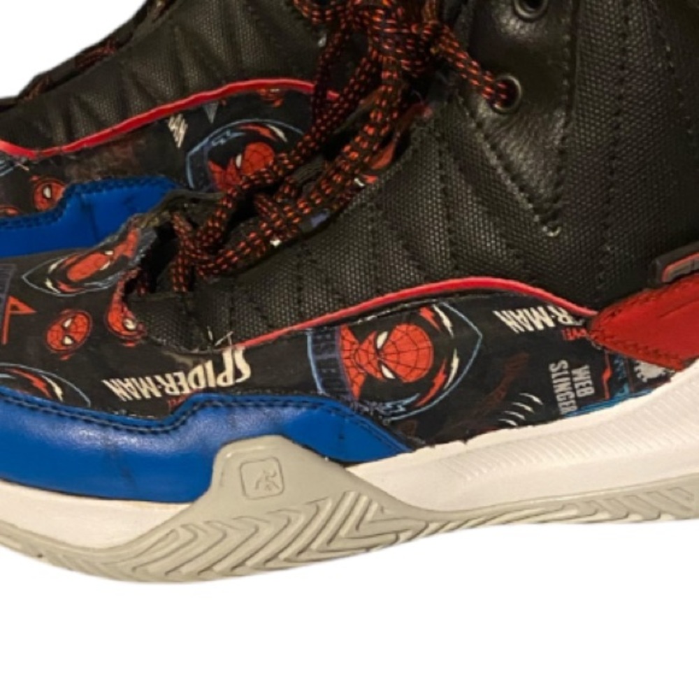 Men’s Size 9 Shaq And 1 Spider-Man shoes. Comfortable Shoes. - Picture 8 of 8
